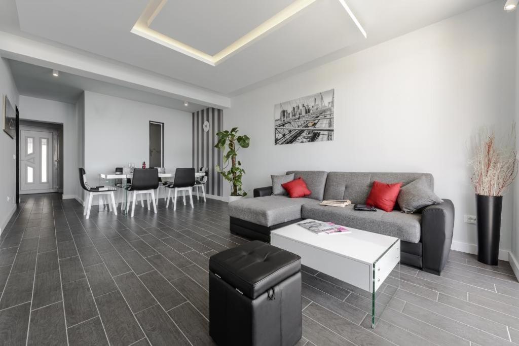 Lavilla Apartman Mlini